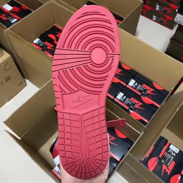 Buy Nike sneakers in bulk