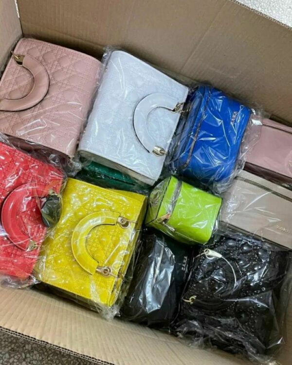Affordable women bags pallets